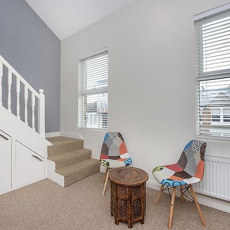 Finding My Palace Guest House In Tooting Mitcham Exteriör bild