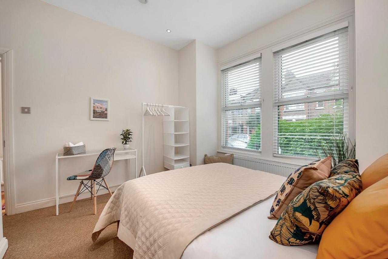 Finding My Palace Guest House In Tooting Mitcham Exteriör bild